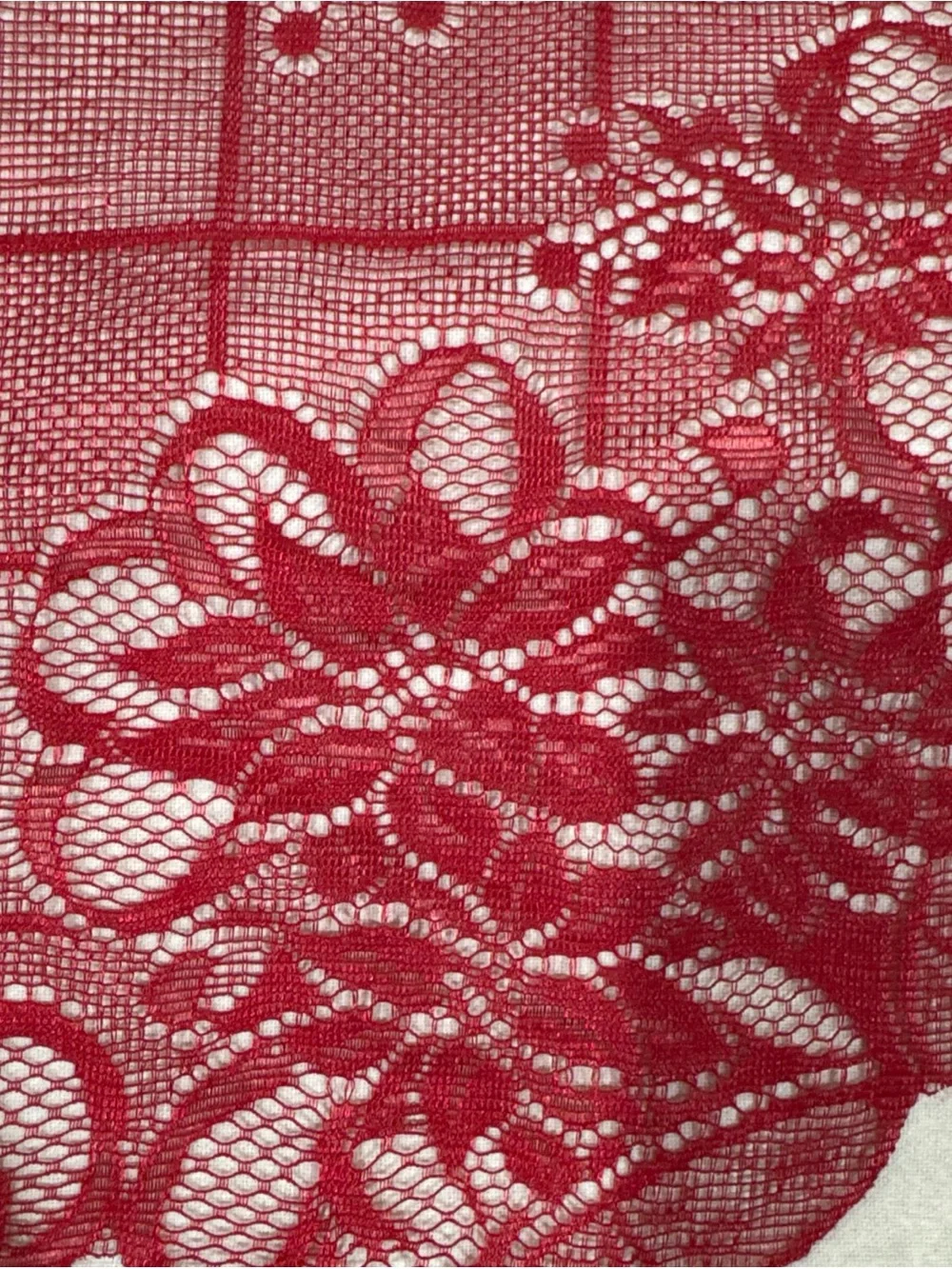 4 Christmas Lace Placemats Red Holiday Doilies Poinsettia Floral 17” x 11”